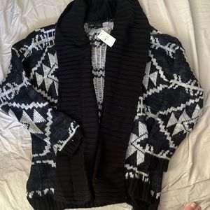 Lane Bryant thick sweater, black and cream. Mid length, nwt, size l8/2.